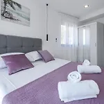 Sea Star Apartment