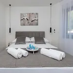 Sea Star Apartment